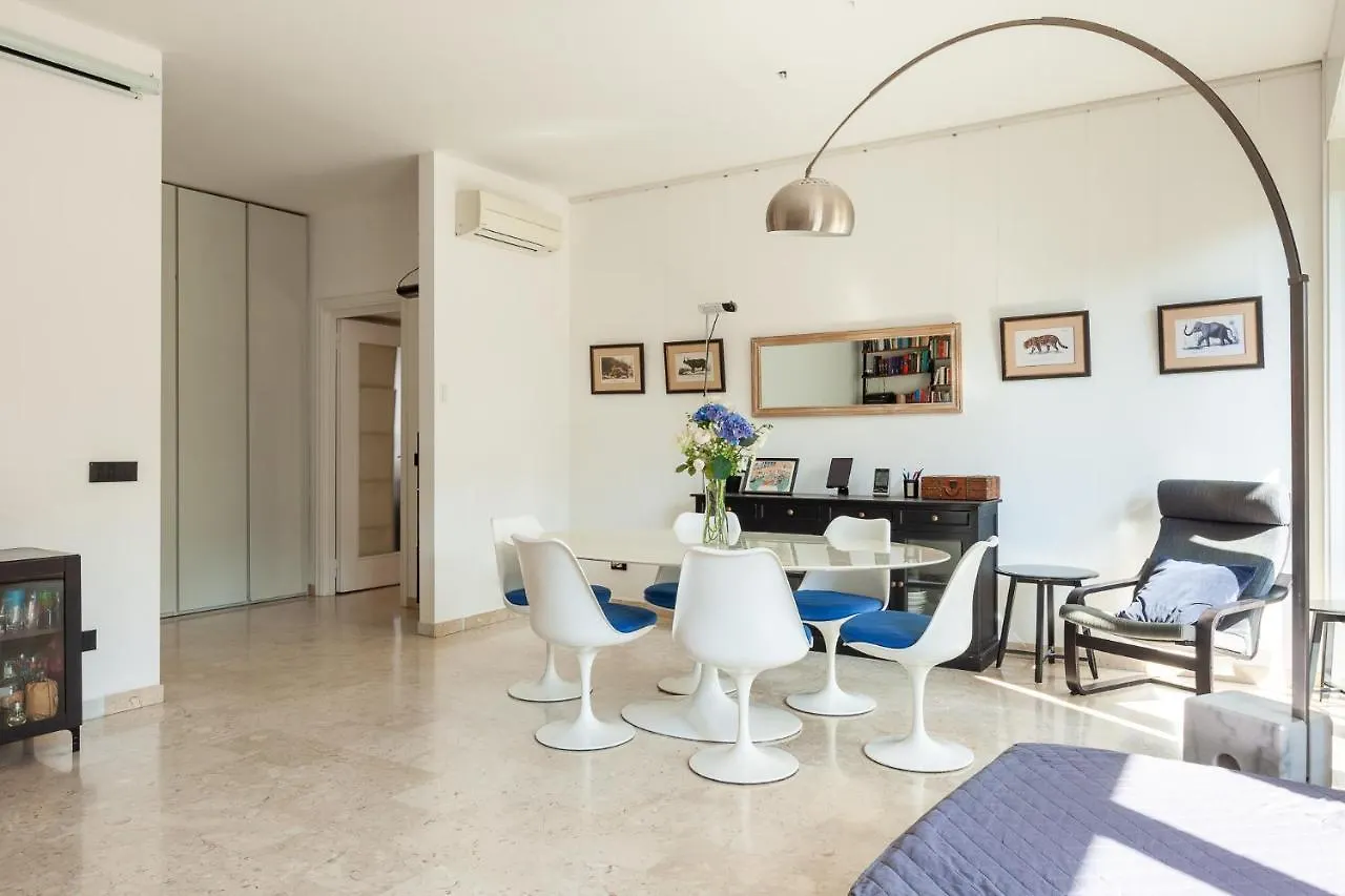 Luxury Apartment Milan City Center - Friuli 51 Master Guest 0*,  Ιταλία